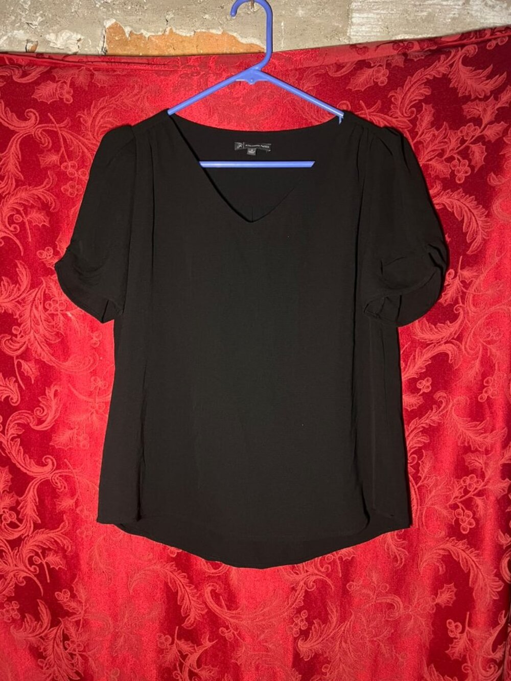 Adrianna Papell Women's Small Black V-Neck Short Sleeve Blouse S